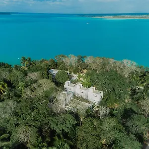 https://maison.quintano-roohotels.com